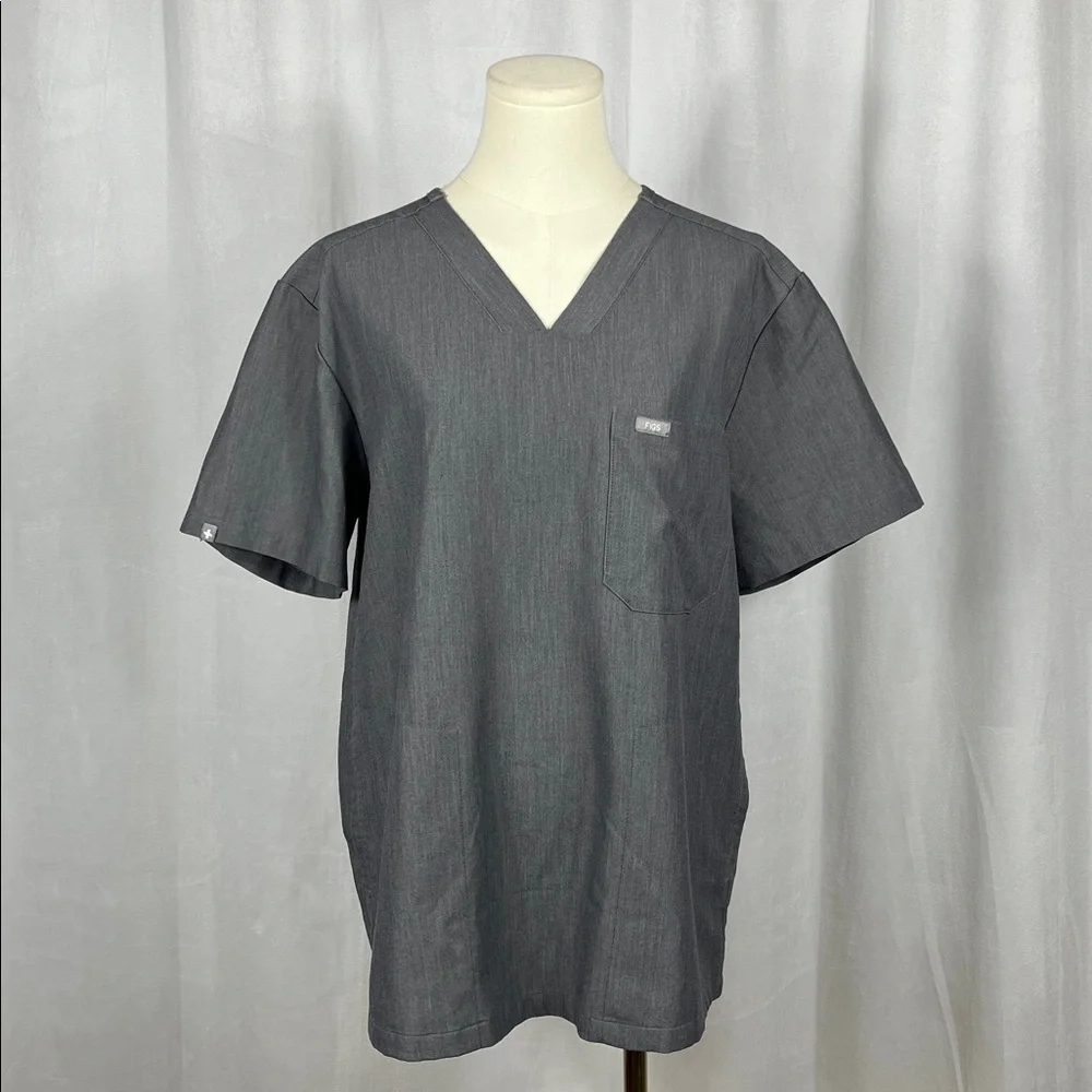 Men’s Chisec‎ Three-Pocket Scrub Top in Graphite Gray.